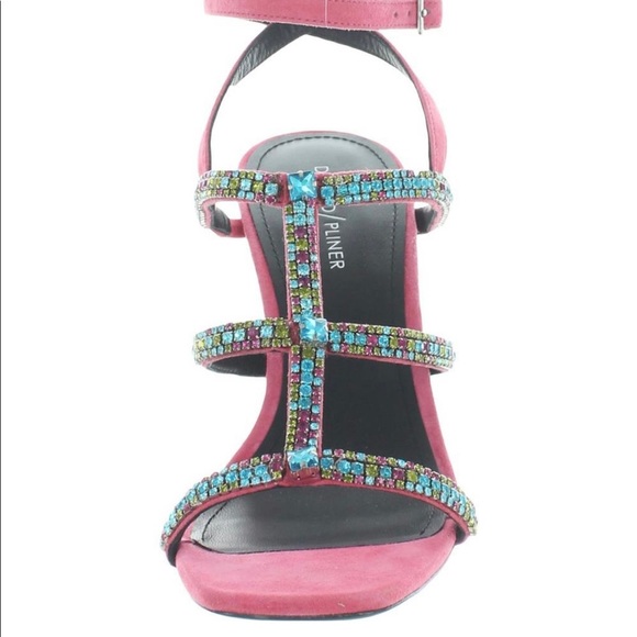 Sexy sandals, NIB SUPER CUTE  with dress, skirts or even a pair of jeans! - Picture 2 of 3